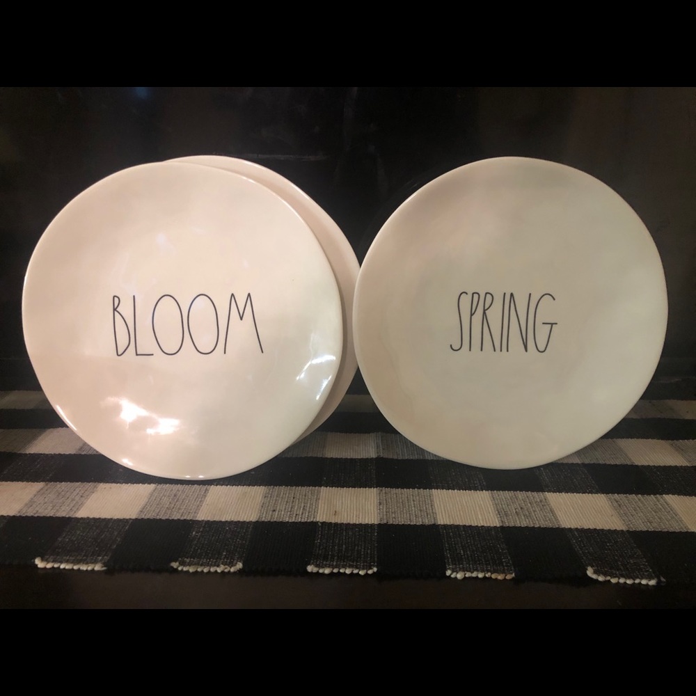 Rae Dunn Plates x4